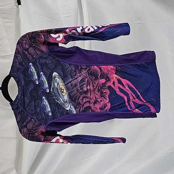 Woman's Shirt - Picture 3 of 6